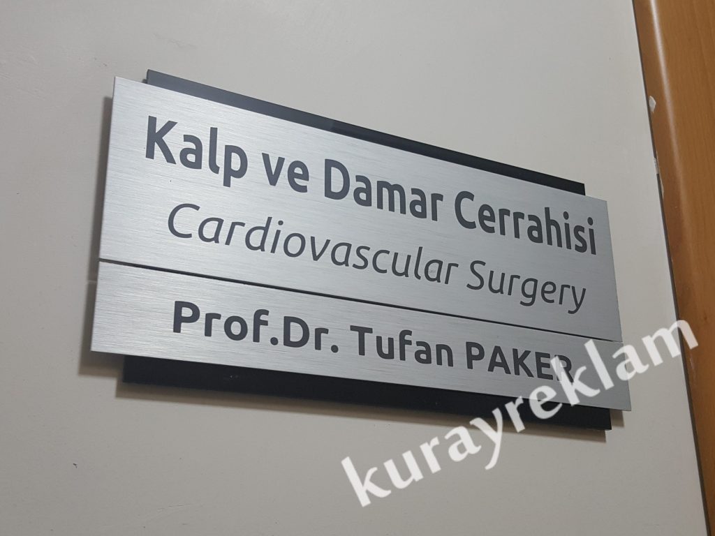 Hastane ofis kurum bina okul fabrika şirket oda kapı yanı mıknatıslı kapı isimliği yönlendirme tabelası doktor avukat diyetisyen yönetim müdür belediye askeriye fakülte üniversite dekanlık 