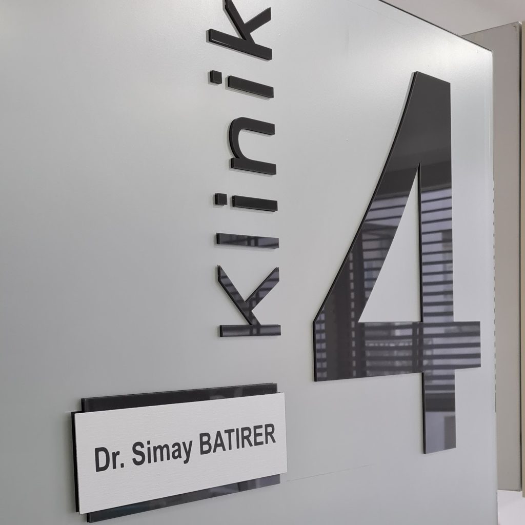 https://kurayreklam.net/kapi-tabelasi/ dişkliniği polikliniği hastanesi cam kapı giydirme miknatisli-kapi-yanitabelasi-isimligi-hastane-doktor-ofis-sirket-fabrika-okul-klinik-dis-hekimi-imalathane-depo-